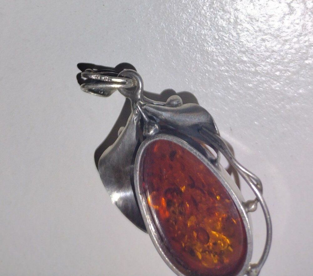 Beautiful Vintage Sterling Silver Amber Pendant - Delicate Vine Detailing - Picture 7 of 11